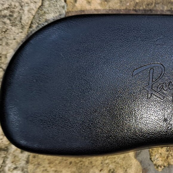 Ray-Ban hard sided glasses case - Picture 1 of 10